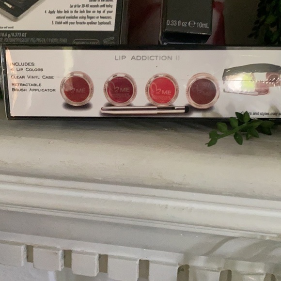 Makeover essentials kit - Picture 3 of 5